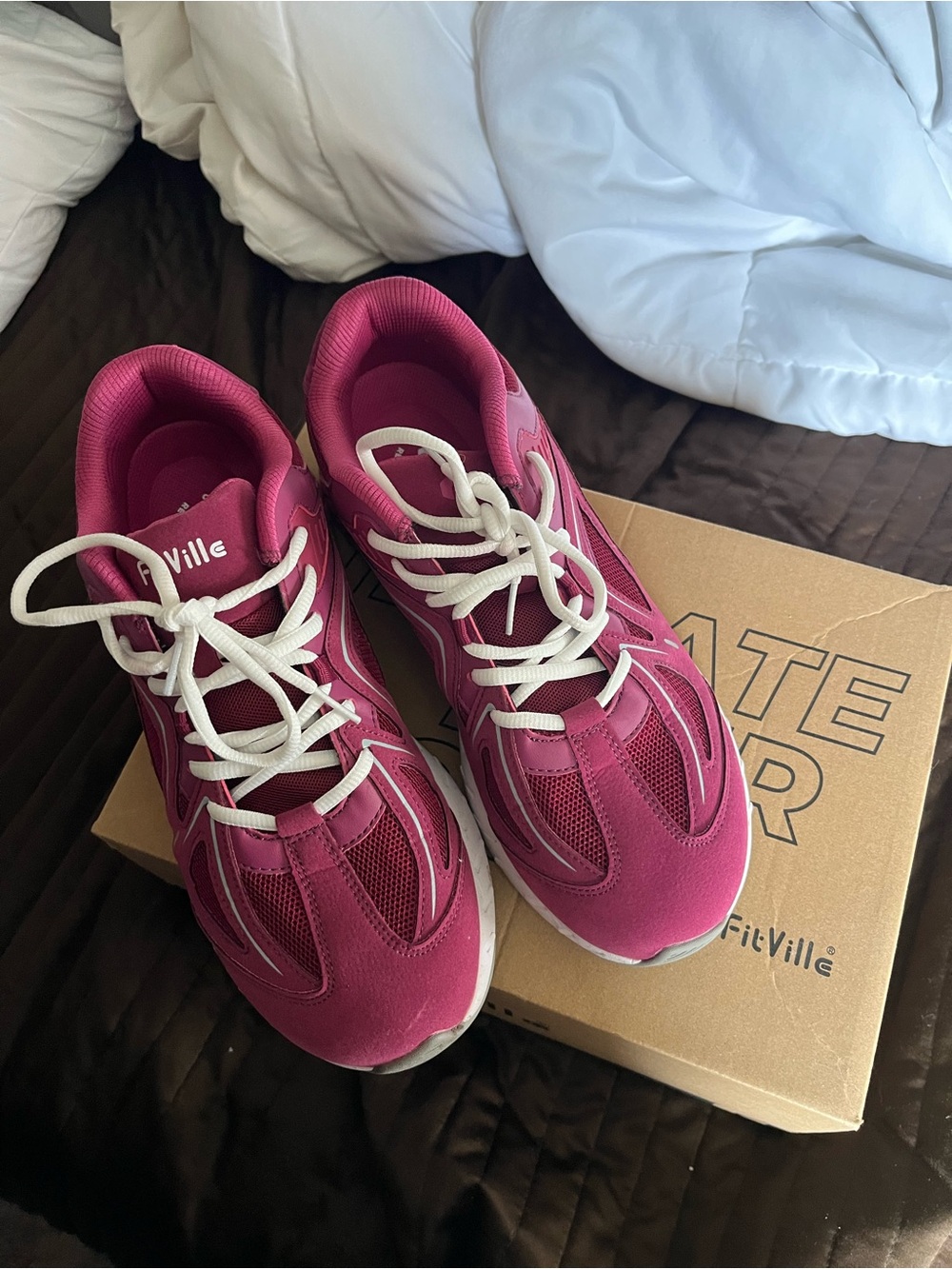 FitVille Women's Athletic Sneakers in Magenta